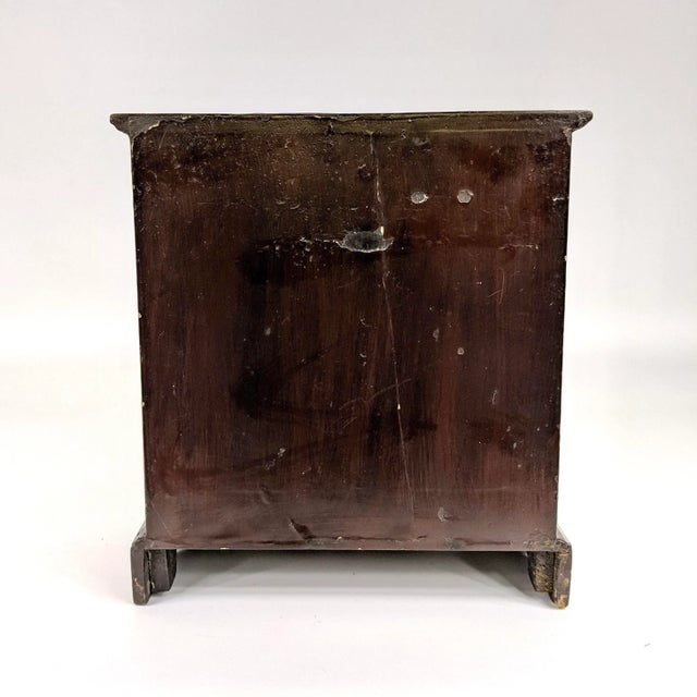 Mid 20th Century 20th Century Miniature Lacquered Jewelry Box For Sale - Image 5 of 9