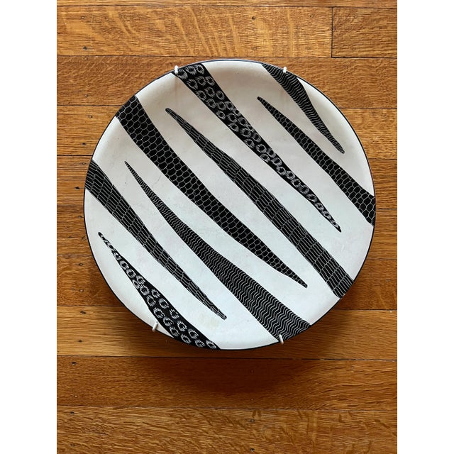 Ceramic 1990s Vintage Decorative Wall Plate For Sale - Image 7 of 7