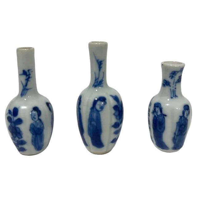 Blue and White Kangxi Dollhouse Miniature Vases in Chinese Porcelain, 18th Century, Set of 3 For Sale