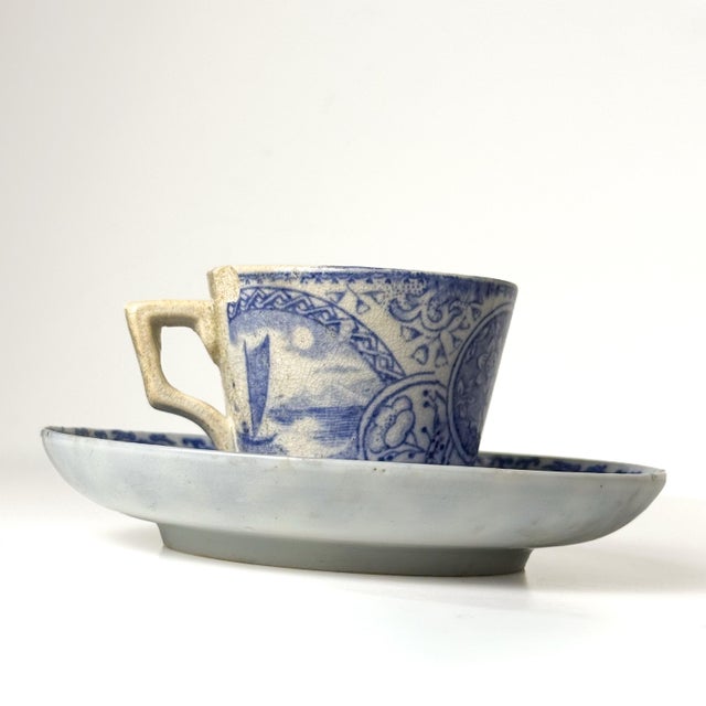 Antique 18th-Century Chinese Export Blue & White Porcelain Cup & Saucer For Sale In Raleigh - Image 6 of 10