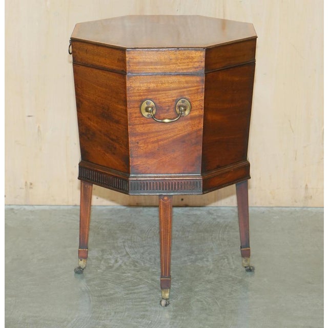 George III Hardwood Wine Cooler Cellarette, 1780s For Sale - Image 16 of 18