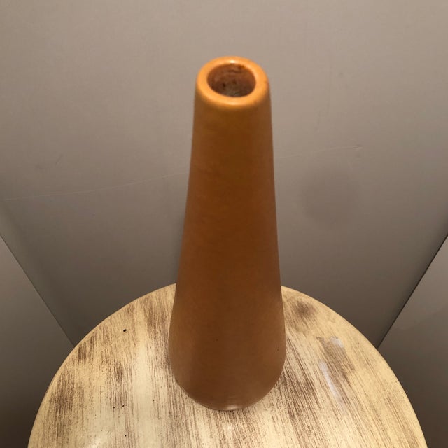 Mid-Century Modern Vintage 1950’s Midcentury Modern Beige Jaru Pottery Vase, Made in California For Sale - Image 3 of 5