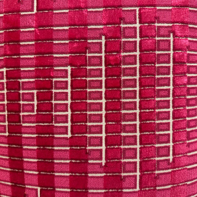 Magenta Fuchsia Berry velvet double sided, 14”X20”, selling only de case insert is not included. Invisible zipper for a...