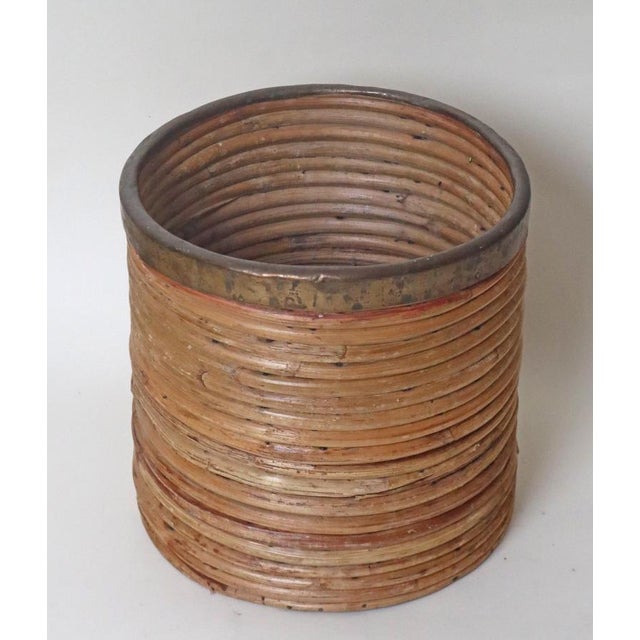 1970s Handcrafted Basket in Willow and Brass, Italy, 1970s For Sale - Image 5 of 9