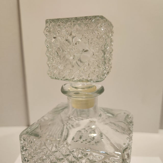 Mid-Century Modern 1960s Mid-Century Modern Diamond Point Clear Glass Decanter With Square Stopper For Sale - Image 3 of 10