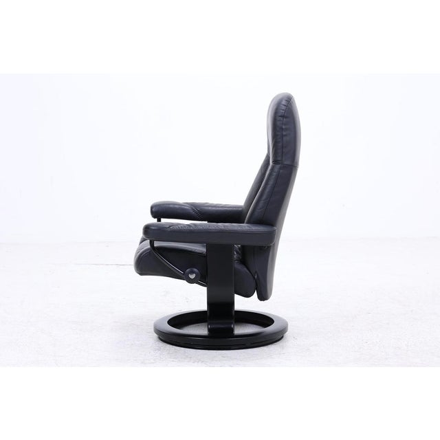 Set of Consul Recliner with Ottoman in Leather from Stressless For Sale - Image 15 of 18