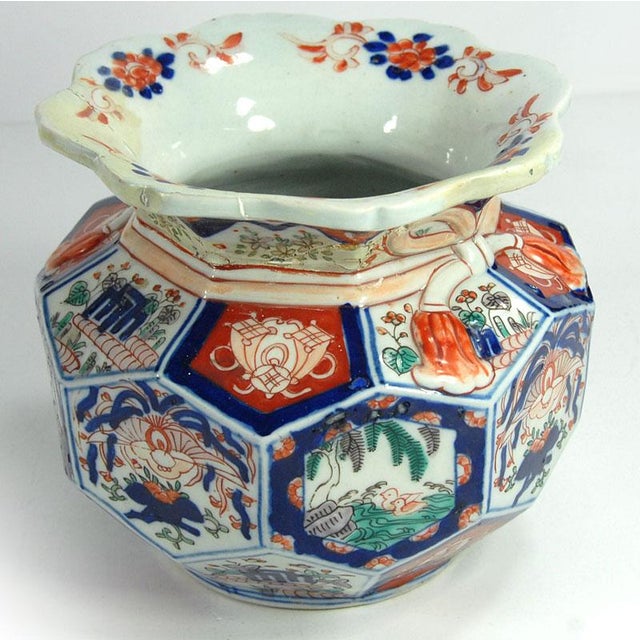 Oktagonal Imari Handpainted Japan Vase, 1890s For Sale - Image 10 of 13