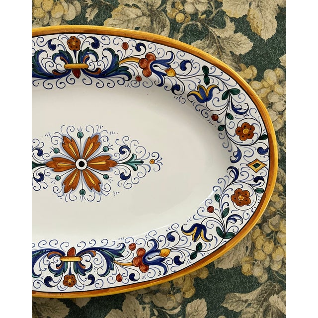 1990s 1990s Grazia Deruta Italy Raffaellesco Pattern Large Platter, Thanksgiving For Sale - Image 5 of 6