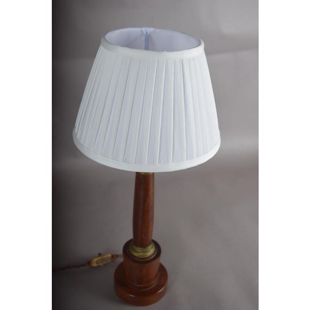 Neoclassical Vintage Neoclassical Style Turned Wood Column Table Lamp, Brass Collar Accents For Sale - Image 3 of 8