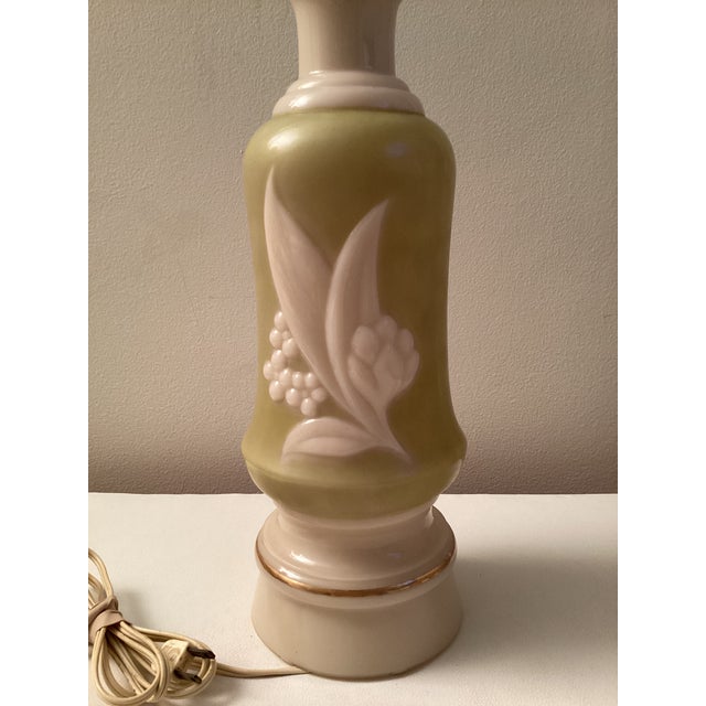 1940s Cream and Green Aladdin Alacite Glass Lamp For Sale - Image 10 of 13
