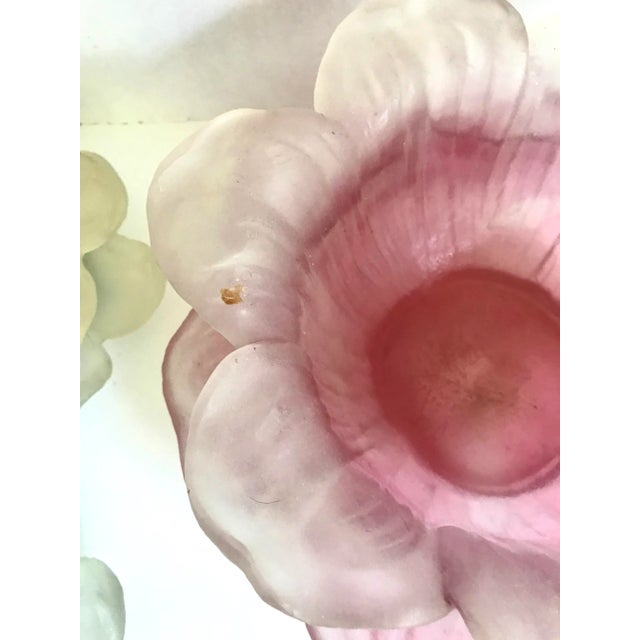 Dorothy Thorpe Dorothy Thorpe Resin Flower Bowl Set of 7 For Sale - Image 4 of 12