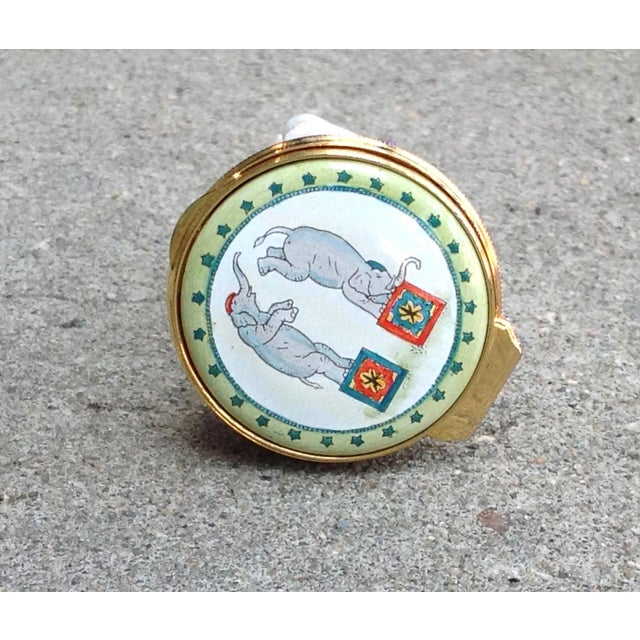 Antique White Chelsea Bonbonnieres, Trinket, Pill Box, Staffordshite England Enamels For Sale - Image 8 of 15