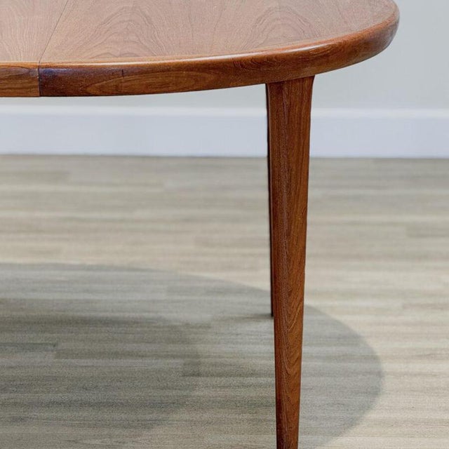 Mid-Century Danish Double Extending Teak Model 16 Dining Table by VV Møbler, 1965 For Sale - Image 9 of 17