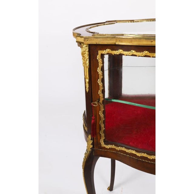 Antique Ormolu Mounted Bijouterie Display Cabinet, 19th Century For Sale - Image 6 of 18
