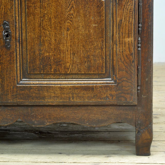 Antique Louis XV Commode in Oak, 1750 For Sale - Image 13 of 16