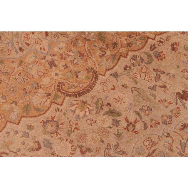 Renaissance Boho Chic Medalllion 1990's Pak-Persian Taupe/Gold Wool Rug - 5'9'' X 9'3'' For Sale - Image 3 of 9