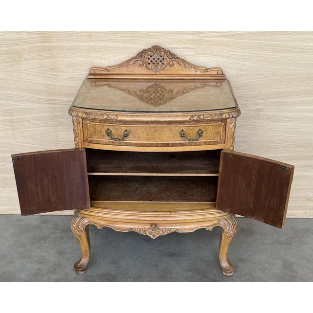 1920s Early 20th Italian Bedside Tables in Light Oak with Two Doors, 1920, Set of 2 For Sale - Image 5 of 8