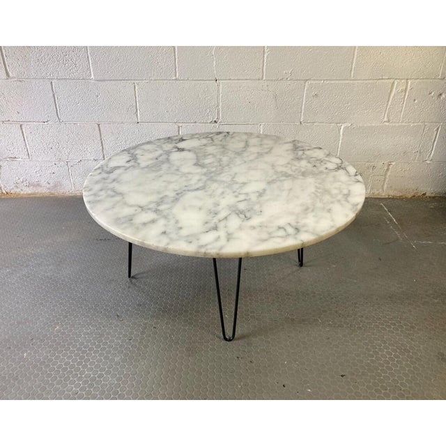Vintage Mid Century Italian White 36" Round Marble Coffee Table For Sale In New York - Image 6 of 9
