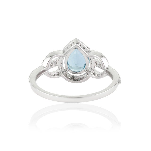 Metal Chic Natural Aquamarine & Diamond Cocktail Ring Size 6 in 14k White Gold For Sale - Image 7 of 14