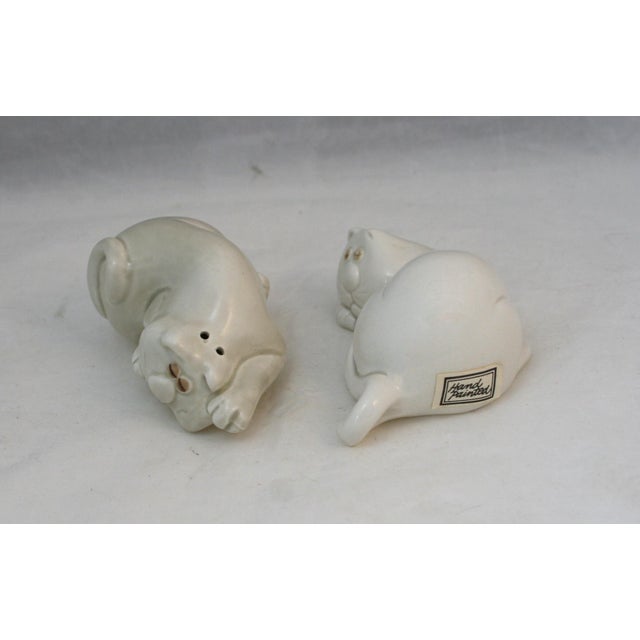 1970s Fitz & Floyd Cat Nap Nesting Ceramic White and Beige Salt & Pepper Shakers For Sale In West Palm - Image 6 of 10