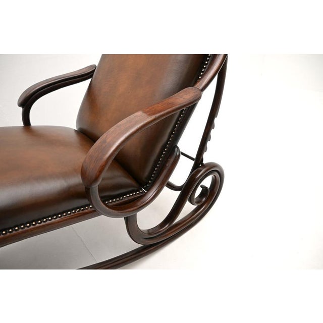 Antique Bentwood and Leather Chaise Lounge, 1880 For Sale - Image 16 of 17