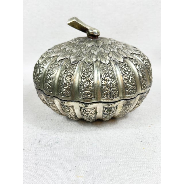 Bring a touch of vintage elegance and seasonal charm to your home decor with this exquisitely detailed pumpkin-shaped...
