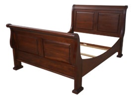 Example of Lexington Furniture Bedframes