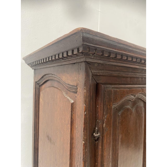 Antique Carved Oak Master Cabinet, 1800s, in Good conditions. Designed before 1890