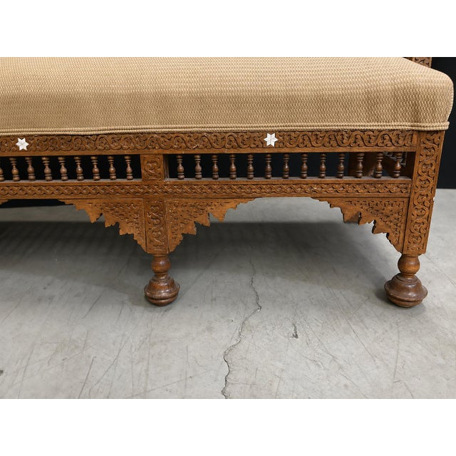 Early 20th Century Middle Eastern Carved Walnut Mashrabiya Settee, 1920s–1930s For Sale - Image 11 of 14