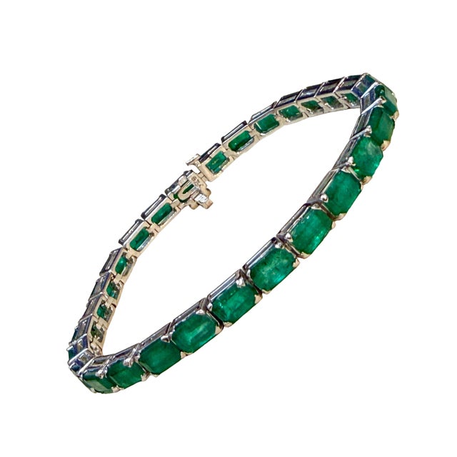 Modern 25 Ct Natural Emerald Cut Emerald Cocktail Tennis Bracelet 14 Kt White Gold 7.5" For Sale - Image 3 of 8