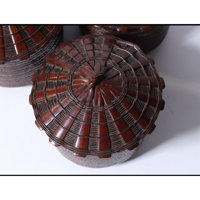 Black Early 20th Century Meiji Japanese Bamboo Basket Soup Rice Bowls Lids Box Lacquer- Set of 5 For Sale - Image 8 of 15