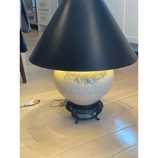 Chinoiserie Vintage Chinoiserie Crackle Ceramic Lamp - Mid Century Ginger Jar Table Lamp For Sale - Image 3 of 6