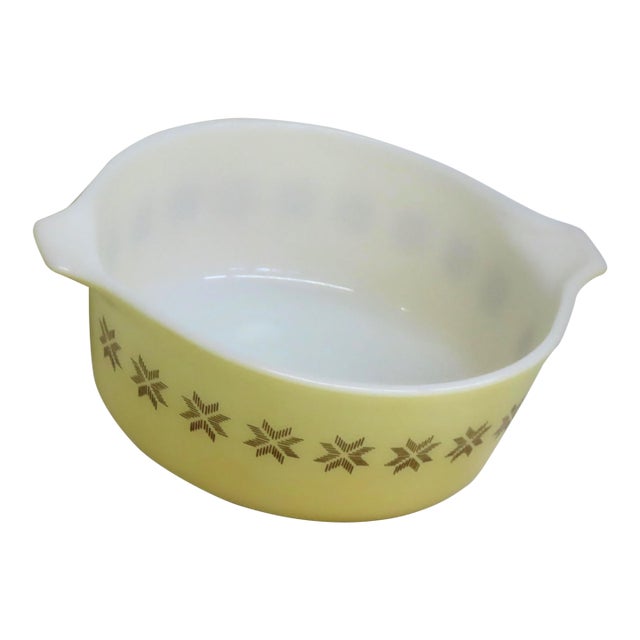 Mid Century Pyrex Town Country Yellow Casserole Dish Cross Stitch Star 4673b For Sale