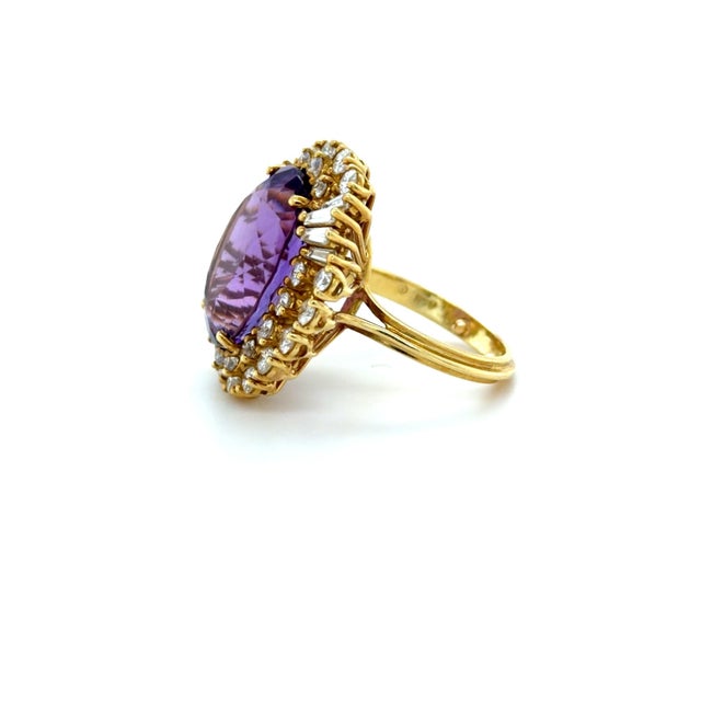 1980s 18k Yellow Gold, Amethyst and Diamond Cocktail Ring For Sale - Image 5 of 8