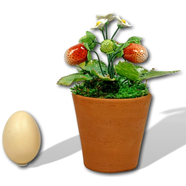 The strawberries, entirely crafted in porcelain, are finely modelled and hand-painted by Didier Gardillou with remarkable...