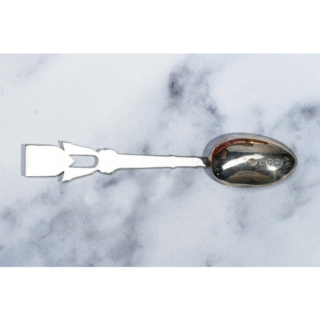 Nice Hunting Shotgun Armorial Coat of Arms Trophy Antique Sterling Silver Spoon With Leather Presentation Box For Sale - Image 10 of 12