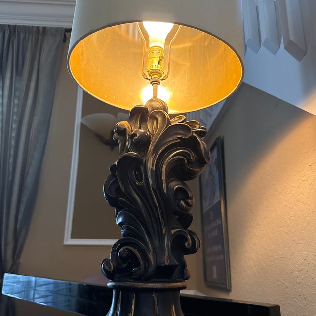 Art Deco Large 33.5" 1950s Signed Earle Chapman Substantial Cast Plaster Lamp W/ Tanner Kenzie Shade For Sale - Image 3 of 12