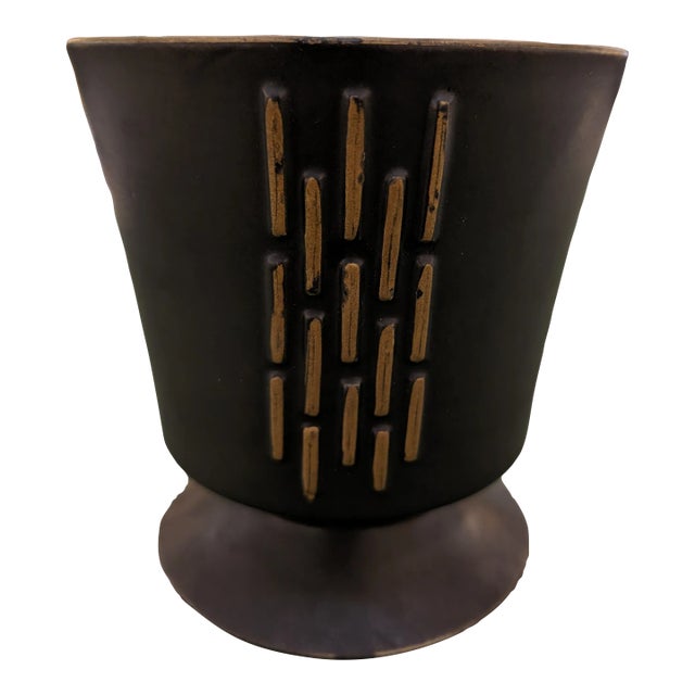 1960s McCoy Black & Gold Planter For Sale