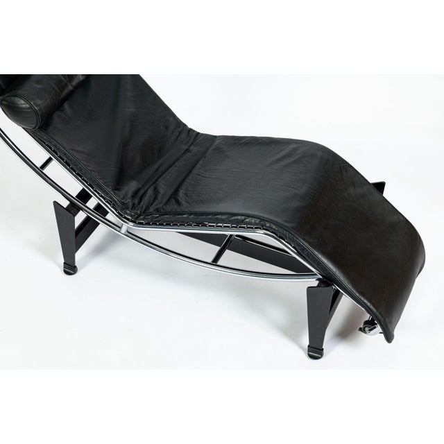Cassina Lc4 Black Leather Chaise Lounge Chair by Le Corbusier 1994 For Sale - Image 13 of 18