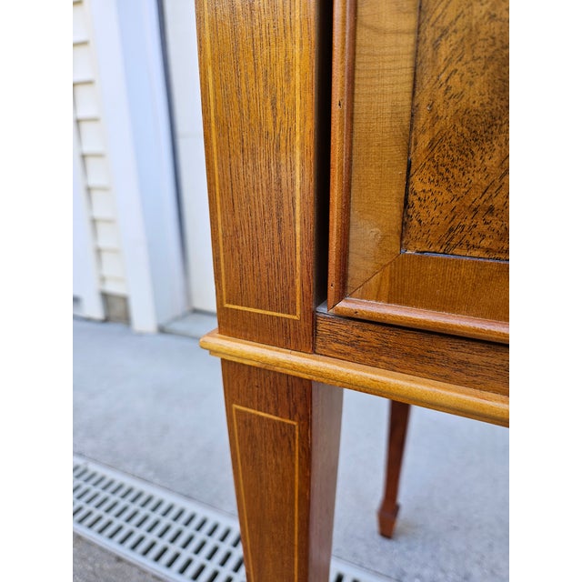 Hekman Federal Crotch Mahogany Banded Top Sideboard Server For Sale - Image 12 of 14