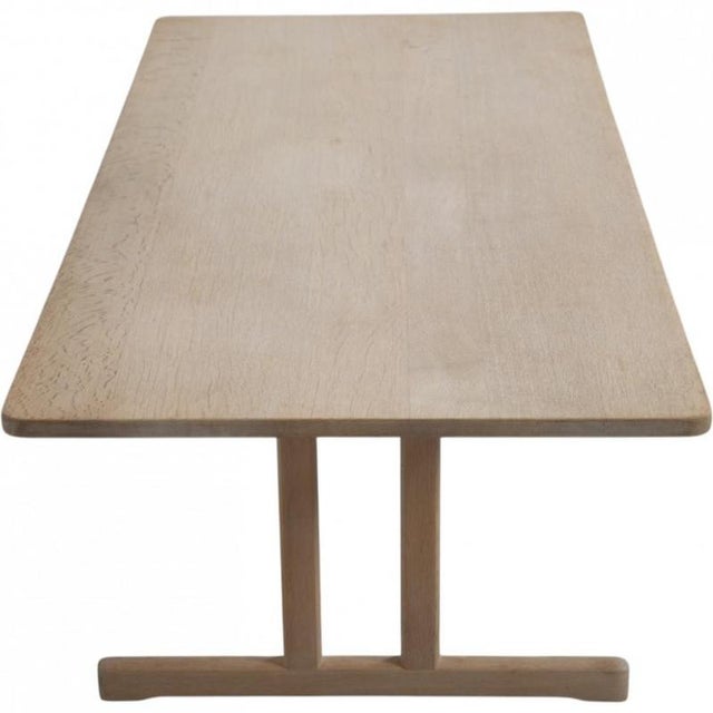 Børge Mogensen shaker coffee table model 5267, made of solid oak. The table is from the 1970s and appears in good...