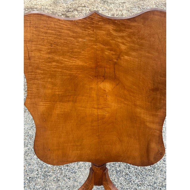 1980s Hepplewhite Style Tiger Maple Tilt Top Candlestand For Sale - Image 5 of 11
