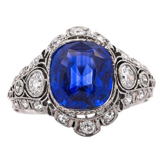 1930s 4.02 Carat No Heat Ceylon Sapphire in Platinum Art Deco Ring, Size 6 For Sale