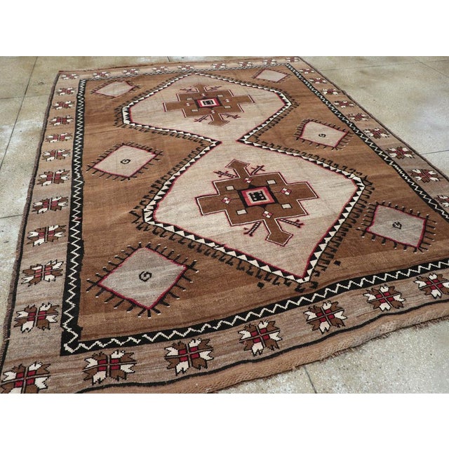 Galerie Shabab Collection Mid-20th Century Handmade Turkish Anatolian Tribal Room Size Carpet For Sale In New York - Image 6 of 8