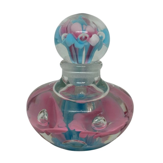 Mid 20th Century Vintage Joe St. Clair Controlled Bubble Ice Pink Blue Trumpet Flowers 4 1/4” Perfume Bottle Paperweight For Sale - Image 5 of 12