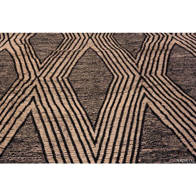 Tribal Bold Primitive Tribal Geometric Salt and Pepper Modern Room Size Rug For Sale - Image 3 of 6