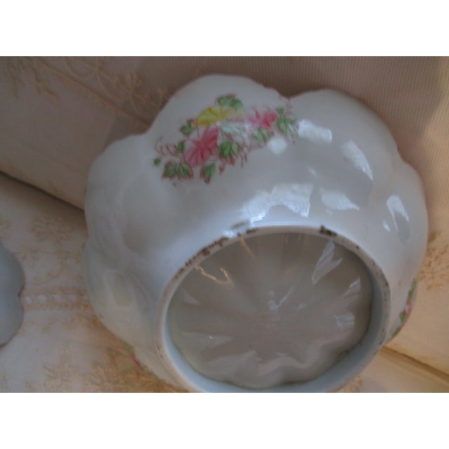 Vintage Japanese Geisha Girl Porcelain Scalloped Huge Berry Bowl Set- 5 Pieces For Sale - Image 4 of 5