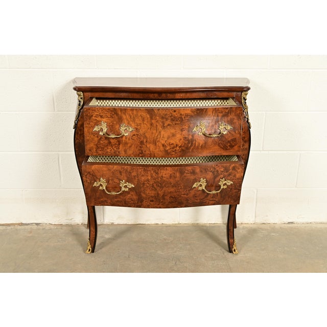 Mid 20th Century Italian Louis XV Burled Walnut Bombay Commode With Mounted Gilt Bronze Ormolu | Circa 1960s For Sale - Image 5 of 17