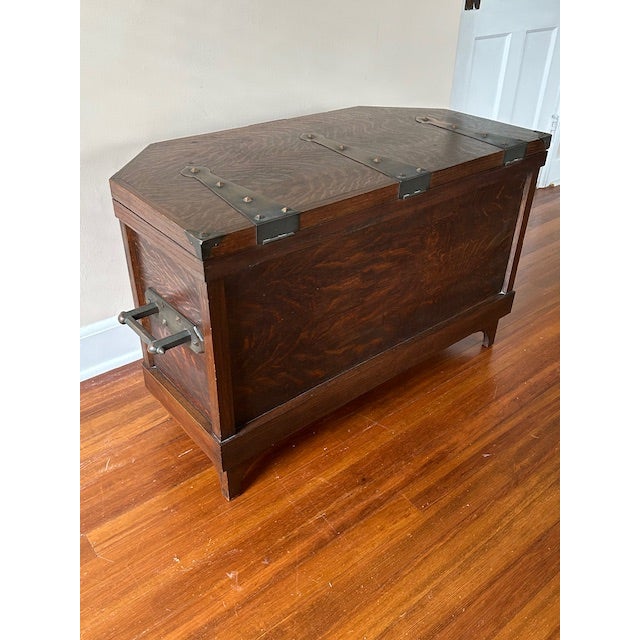 Early 20th Century Early 20th Century Arts & Crafts Cedar-Lined Oak Trunk or Bridal Chest For Sale - Image 5 of 17