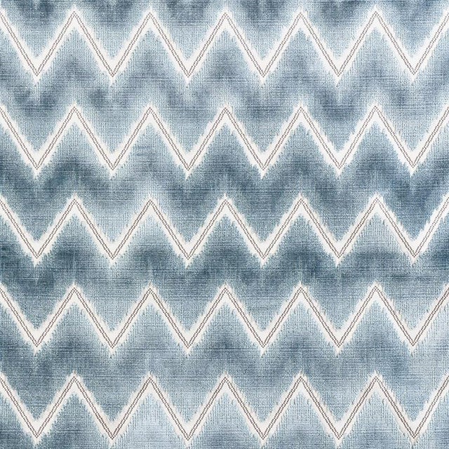 A fabulous combination of plush ombre and delicate accent stripes, this luxe chevron has a dynamic presence. Sophisticated...